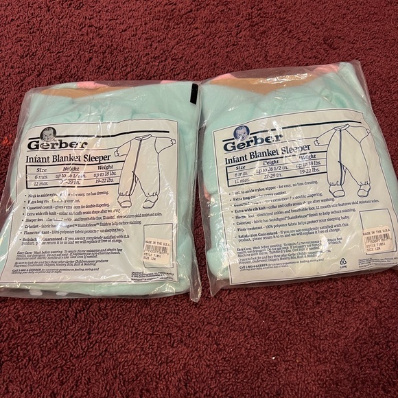 2 Blanket Sleepers for your baby size 12 months , has Scotchgard protection! - Picture 3 of 4